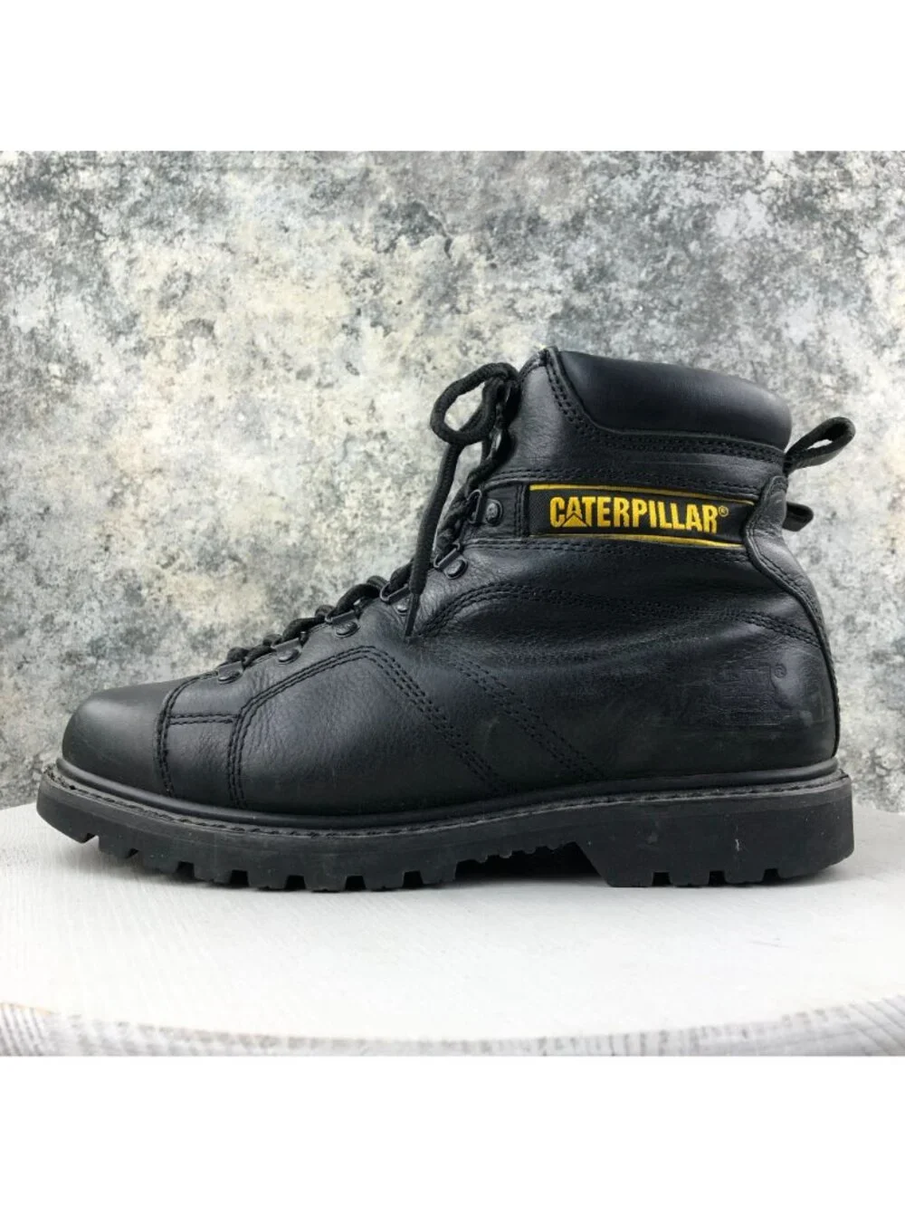 Caterpillar Men's Size 11 Black Leather Soft Toe Lace-Up Oil Resistant Work Boot
